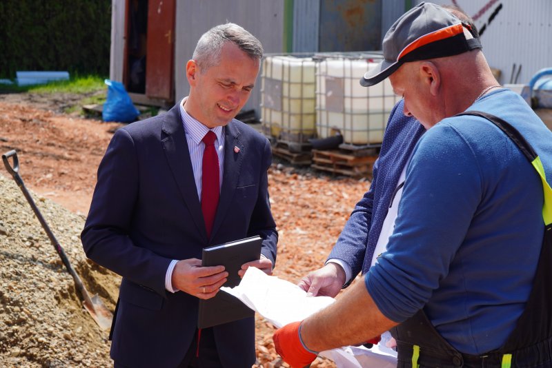 Prezydent Dariusz Polowy na terenie budowy w dniu 19.05