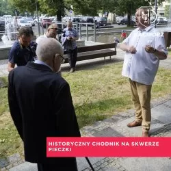 Historyczny chodnik na skwerze Pieczki