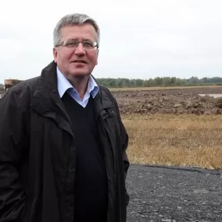 Prezydent Komorowski na budowie zbiornika Racibórz
