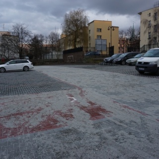 Uwaga! Wolne miejsca parkingowe.