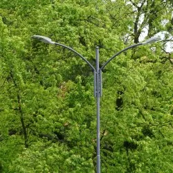 Prace związane z wymianą oświetlenia na Raciborskim Rynku