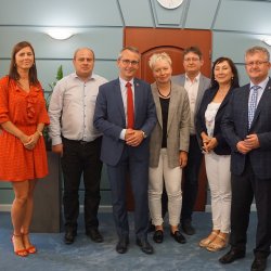 Uczestnicy spotkania w sprawie przebiegu Odrzańskiej Drogi Wodnej