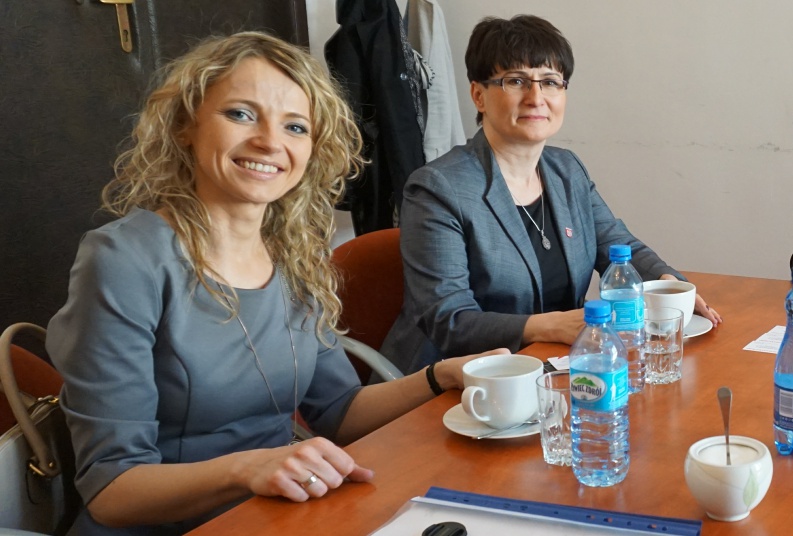 Inicjatorem i organizatorem wizyty Mobilnego punktu Informacyjnego o Funduszach Europejskich był Referat Przedsiębiorczości i Obsługi Inwestora (Na zdjęciu kierownik Referatu Anna Kobierska - Mróz i Zastępca Prezydenta Miasta Irena Żylak)