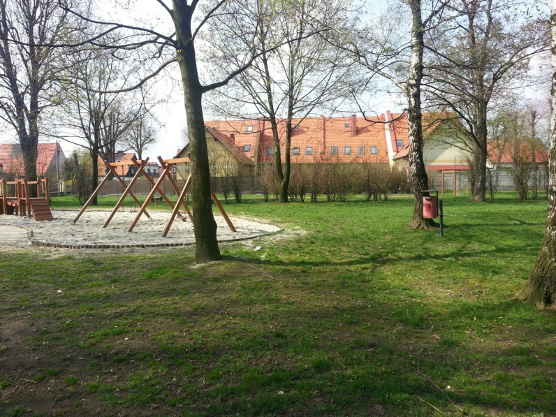 Nowy plac zabaw zastapiłby już istniejącą konstrukcję.
