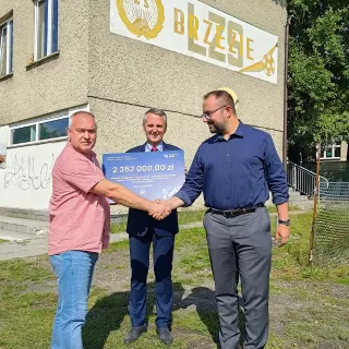 Ponad 2,3 mln zł dla Brzezia