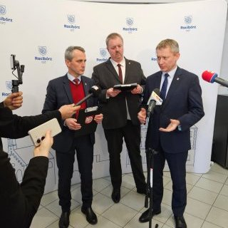 Decyzje radnych uniemożliwiają działanie stowarzyszenia „Pomocna dłoń”