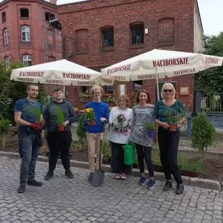 Zakątek przy ulicy Karola Miarki upiększyły różnorodne rośliny