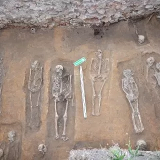 Wystawa plenerowa "Zapomniany cmentarz"