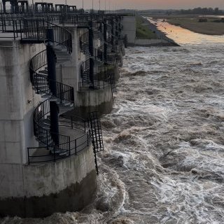 Planowany ruch zasuwami na zbiorniku Racibórz Dolny