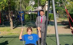 Uroczyste otwarcie placu zabaw przy SP 1 (12)