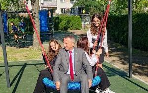 Uroczyste otwarcie placu zabaw przy SP 1 (13)