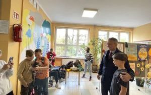 Otwarcie pracowni pod chmurką SP4 (2)