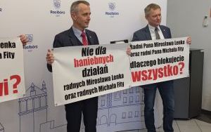 Zdjęcia z konferencji prasowej dotyczącej gospodarowania odpadami i budowy lodowiska (3)