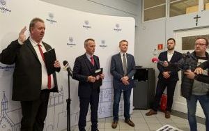 Zdjęcia z konferencji prasowej dotyczącej gospodarowania odpadami i budowy lodowiska (10)