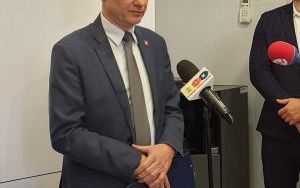 Zdjęcia z konferencji prasowej dotyczącej gospodarowania odpadami i budowy lodowiska (12)