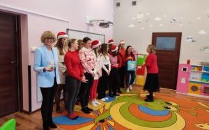 Studentki z ANS kolędowały z dziećmi z P 14 (5)