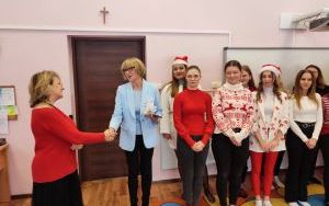 Studentki z ANS kolędowały z dziećmi z P 14 (7)