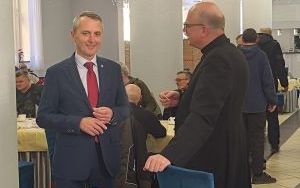 W Restauracji Raciborskiej odbyło się spotkanie wigilijne dla samotnych (12)