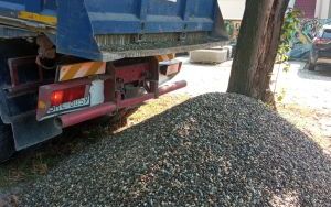 Ogoódek skalny z miejscem relaksu i odpoczynku ze stojakami na rowery (7)
