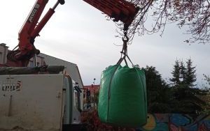Ogoódek skalny z miejscem relaksu i odpoczynku ze stojakami na rowery (7)