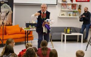 Marek Szołtysek z wizytą w raciborskiej bibliotece (5)