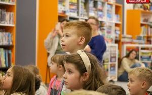 Marek Szołtysek z wizytą w raciborskiej bibliotece (9)