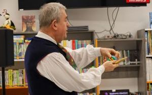 Marek Szołtysek z wizytą w raciborskiej bibliotece (10)