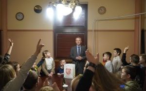 Wizyta dzieci z SP 15 w Urzędzie Miasta (13)