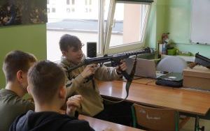 Prezydent wcielił się w rolę nauczyciela historii (18)