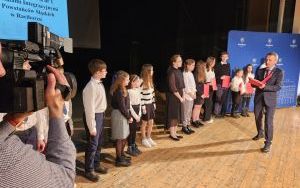Uroczystość wręczenia stypendiów uczniom szkół podstawowych (10)