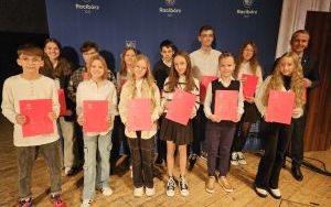 Uroczystość wręczenia stypendiów uczniom szkół podstawowych (4)
