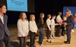 Uroczystość wręczenia stypendiów uczniom szkół podstawowych (5)