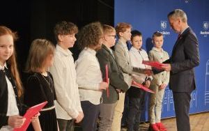 Uroczystość wręczenia stypendiów uczniom szkół podstawowych (8)