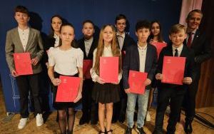 Uroczystość wręczenia stypendiów uczniom szkół podstawowych (11)
