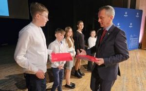 Uroczystość wręczenia stypendiów uczniom szkół podstawowych (12)