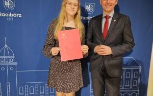 Uroczystość wręczenia stypendiów uczniom szkół podstawowych (16)