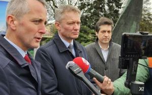 Prezydent Dariusz Polowy przedstawił koncepcję kładki pieszo-rowerowej nad Odrą (13)