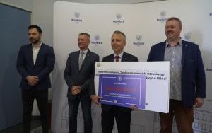 Zdjęcia z konferencji prasowej (1)