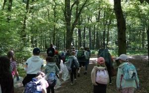 Dzieci ze Szkolnego Zespołu Antysmogowego z wizytą w Arboretum Bramy Morawskiej w Raciborzu (12)