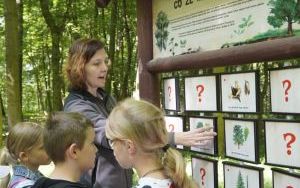 Dzieci ze Szkolnego Zespołu Antysmogowego z wizytą w Arboretum Bramy Morawskiej w Raciborzu (5)