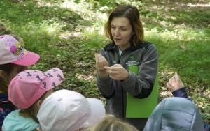 Dzieci ze Szkolnego Zespołu Antysmogowego z wizytą w Arboretum Bramy Morawskiej w Raciborzu (8)