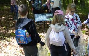 Dzieci ze Szkolnego Zespołu Antysmogowego z wizytą w Arboretum Bramy Morawskiej w Raciborzu (20)
