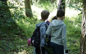 Dzieci ze Szkolnego Zespołu Antysmogowego z wizytą w Arboretum Bramy Morawskiej w Raciborzu (10)