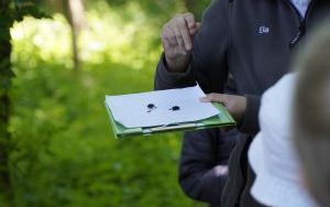 Dzieci ze Szkolnego Zespołu Antysmogowego z wizytą w Arboretum Bramy Morawskiej w Raciborzu (20)