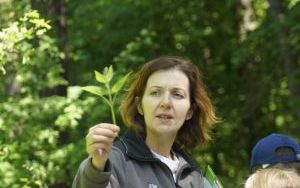 Dzieci ze Szkolnego Zespołu Antysmogowego z wizytą w Arboretum Bramy Morawskiej w Raciborzu (2)