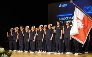 Uroczystość czespowania studentów pielęgniarstwa (8)