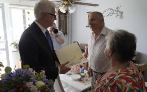 Państwo Piotrowscy świętują jubileusz 55-lecia pożycia małżeńskiego (2)