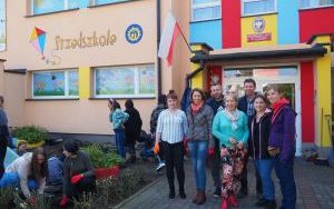 Ogród deszczowy przy P23 pomaga oszczędzać wodę i cieszy zielenią (17)