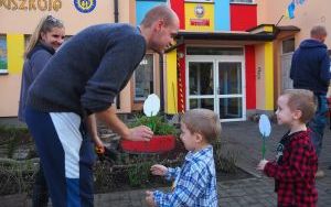 Ogród deszczowy przy P23 pomaga oszczędzać wodę i cieszy zielenią (8)