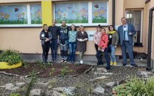Ogród deszczowy przy P23 pomaga oszczędzać wodę i cieszy zielenią (2)